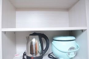 Warm and Cozy 2BR Apartment Woodland Park Residence