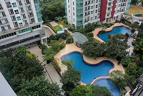 Warm and Cozy 2BR Apartment Woodland Park Residence