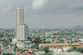 Comfort Studio Emerald Bintaro Apartment near British School