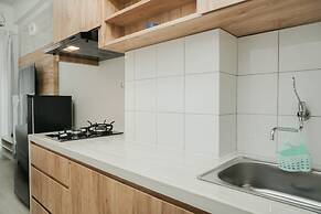 Comfort Studio Emerald Bintaro Apartment near British School