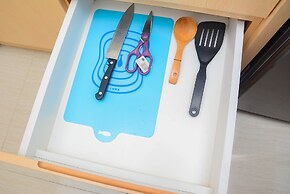 Cozy Stay 1BR at Grand Kamala Lagoon Apartment