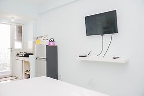Roomy Studio Room Bintaro Park View Apartment