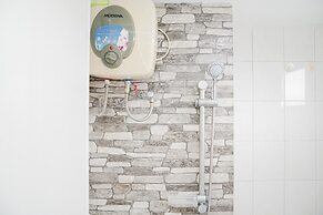 Roomy Studio Room Bintaro Park View Apartment