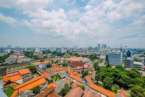 Warm and Cozy Studio Room at Menteng Park Apartment