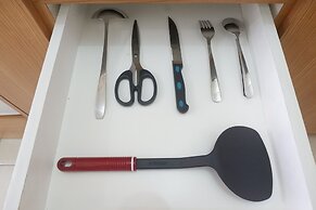 Best Value & Clean Studio Room Apartment at Pavilion Permata 2