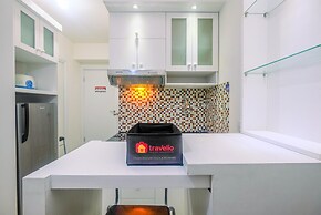 Relaxing 2BR at Green Pramuka Apartment