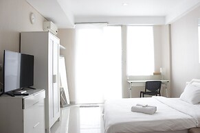 Bright Studio Room at Dago Suites Apartment near ITB