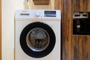 Fully Furnished Apartment with Comfortable Design 1BR Woodland Park Re