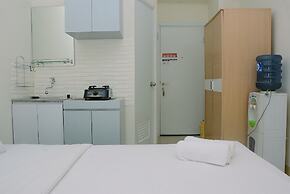 Comfort Studio at Green Pramuka Apartment near Shopping Center