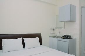 Comfort Studio at Green Pramuka Apartment near Shopping Center