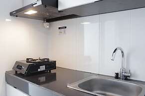 Artistic 1BR Apartment at Gateway Pasteur near Exit Toll Pasteur