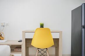 Comfort and Minimalist Studio Apartment at Springwood Residence