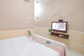 Good Choice Studio Nifarro Park Apartment