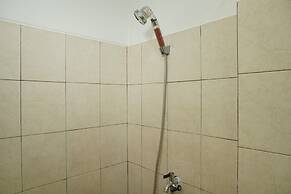 Comfort and Strategic Studio Apartment Margonda Residence 2 near UI