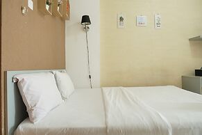 Comfort and Strategic Studio Apartment Margonda Residence 2 near UI