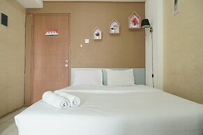 Comfort and Strategic Studio Apartment Margonda Residence 2 near UI