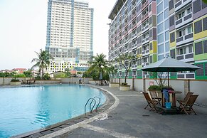 Comfort and Strategic Studio Apartment Margonda Residence 2 near UI