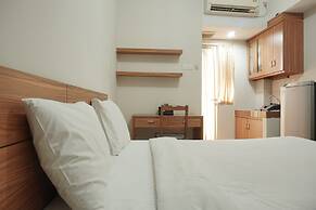 Cozy and Strategic Place Studio at Margonda Residence 4 Apartment