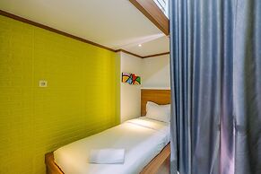 Cozy Studio with Bunk Bed at Dave Apartment near UI