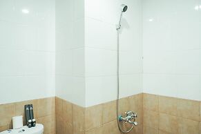 Lovely and Strategic Studio at Green Pramuka Apartment