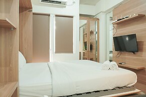 Lovely and Strategic Studio at Green Pramuka Apartment