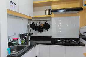 Comfortable 2BR at Emerald Bintaro Apartment