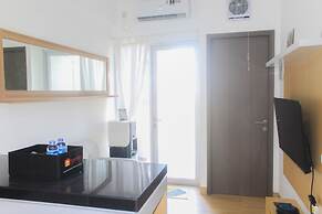 Comfortable 2BR at Emerald Bintaro Apartment