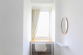 Comfortable 2BR at Emerald Bintaro Apartment