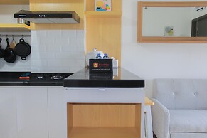 Comfortable 2BR at Emerald Bintaro Apartment