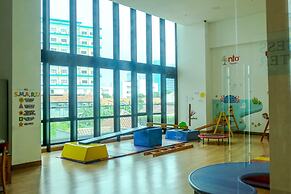 Luxurious Studio at Capitol Suites Apartment