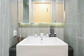 Luxurious Studio at Capitol Suites Apartment