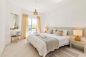 Clube Albufeira, Family Holidays with Pool View