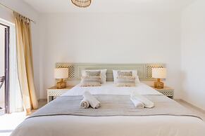Clube Albufeira, Family Holidays with Pool View
