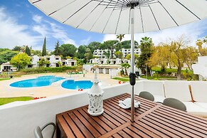 Clube Albufeira, Sunny Oasis with Pool View