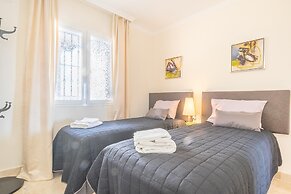 Pool Apt Calahonda 2 With Sea View