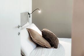 MyHomeInComo - Art Design Suites