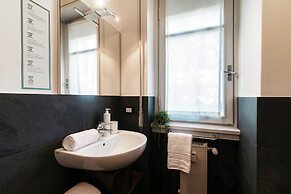 MyHomeInComo - Art Design Suites