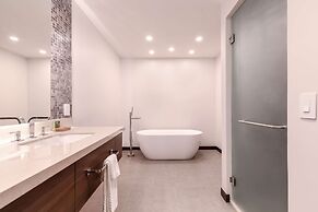 Botanika Osa Peninsula, Curio Collection by Hilton