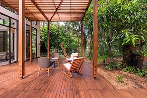 Botanika Osa Peninsula, Curio Collection by Hilton