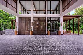 Botanika Osa Peninsula, Curio Collection by Hilton