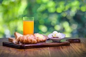 Botanika Osa Peninsula, Curio Collection by Hilton