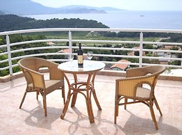 Spectacular sea View 4-bed Duplex Apartment
