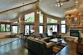 Cheif Lake Lodge