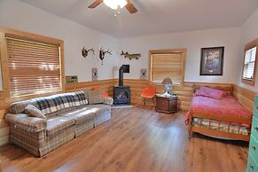Thirty Point Lodge
