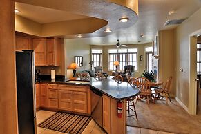 Unit 411a 1 BD/ 1 BA Condo