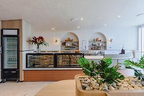 Aerotel Sydney - Inside International Terminal Airport