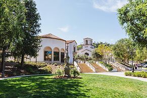 Cambria Hotel Calabasas - Malibu