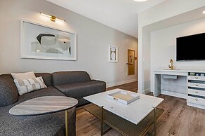 Cambria Hotel Calabasas - Malibu