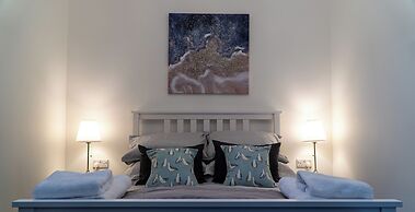 The Old Paint Shop Apartment - Centrally Situated