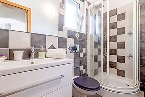 Stunning 3-bedroom Villa With a Private Pool-pula